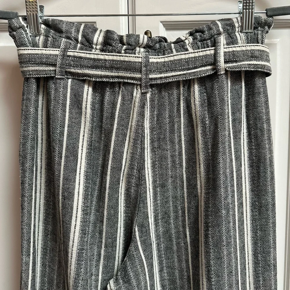 Banana Republic Linen Blend Paperbag Pants in Black Stripes Size 2